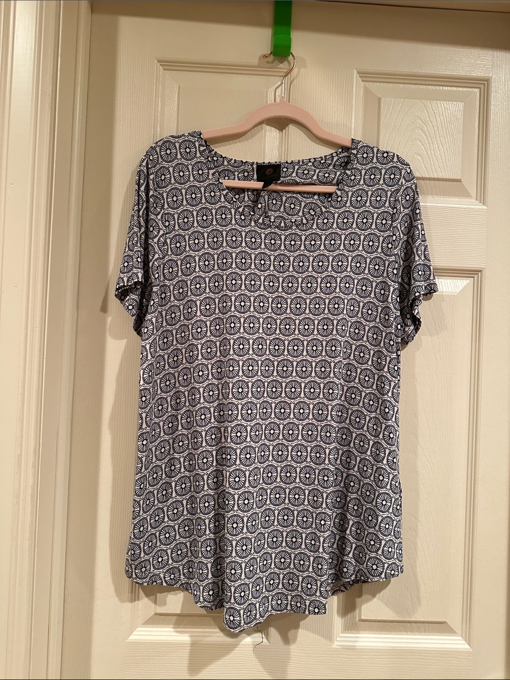 JM Collection Navy and White Geometric Short-Sleeve Top